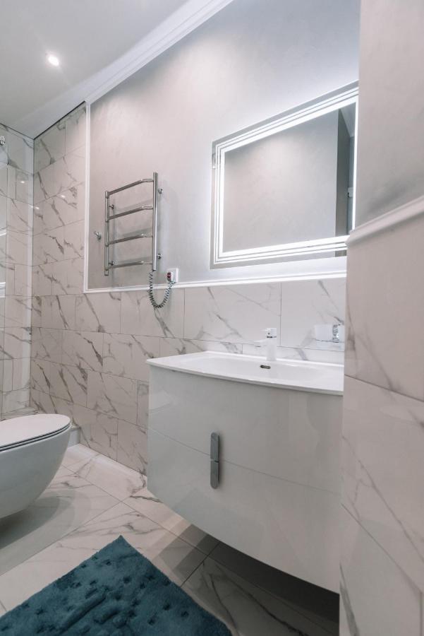 Royal Tower Vip Smart Apartments 1 Kiev Ngoại thất bức ảnh