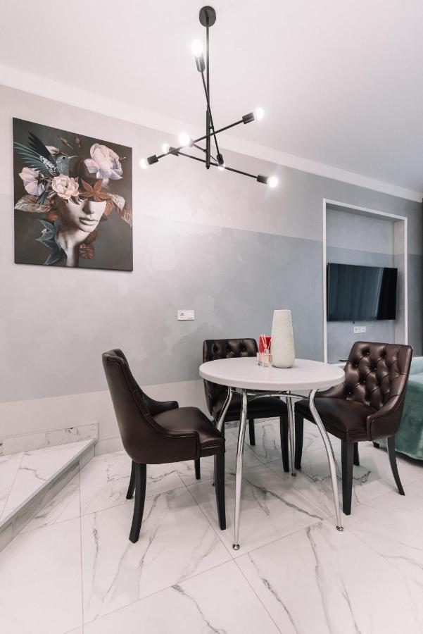 Royal Tower Vip Smart Apartments 1 Kiev Ngoại thất bức ảnh