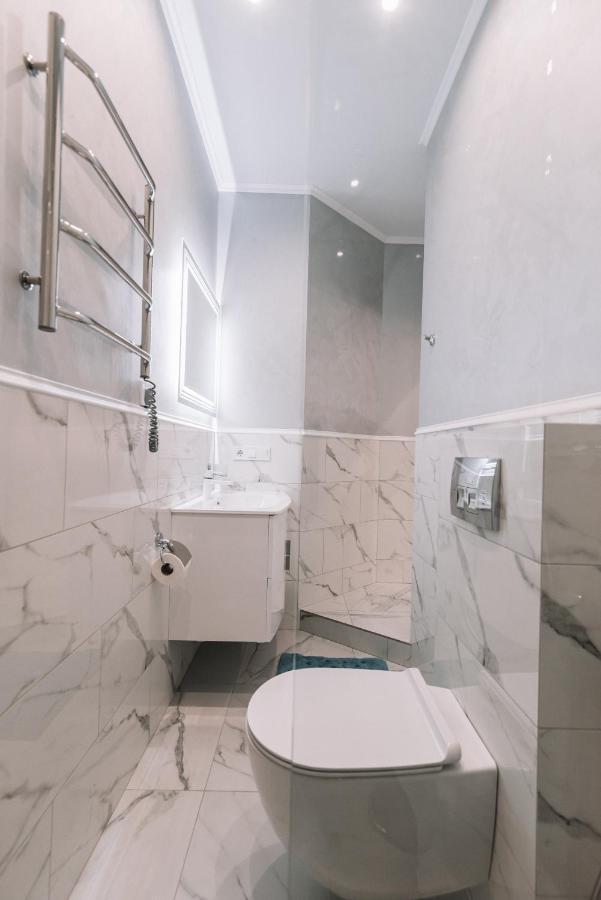 Royal Tower Vip Smart Apartments 1 Kiev Ngoại thất bức ảnh