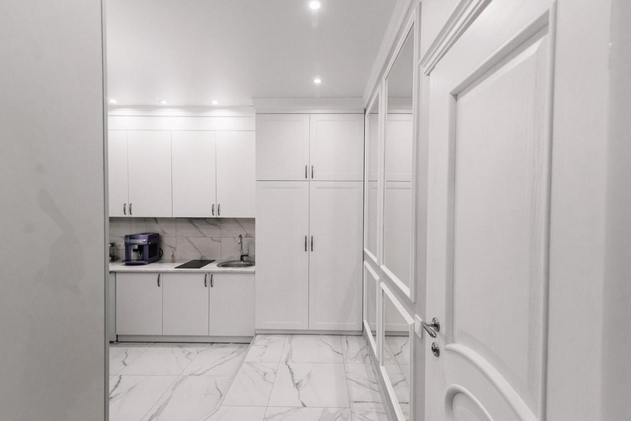 Royal Tower Vip Smart Apartments 1 Kiev Ngoại thất bức ảnh