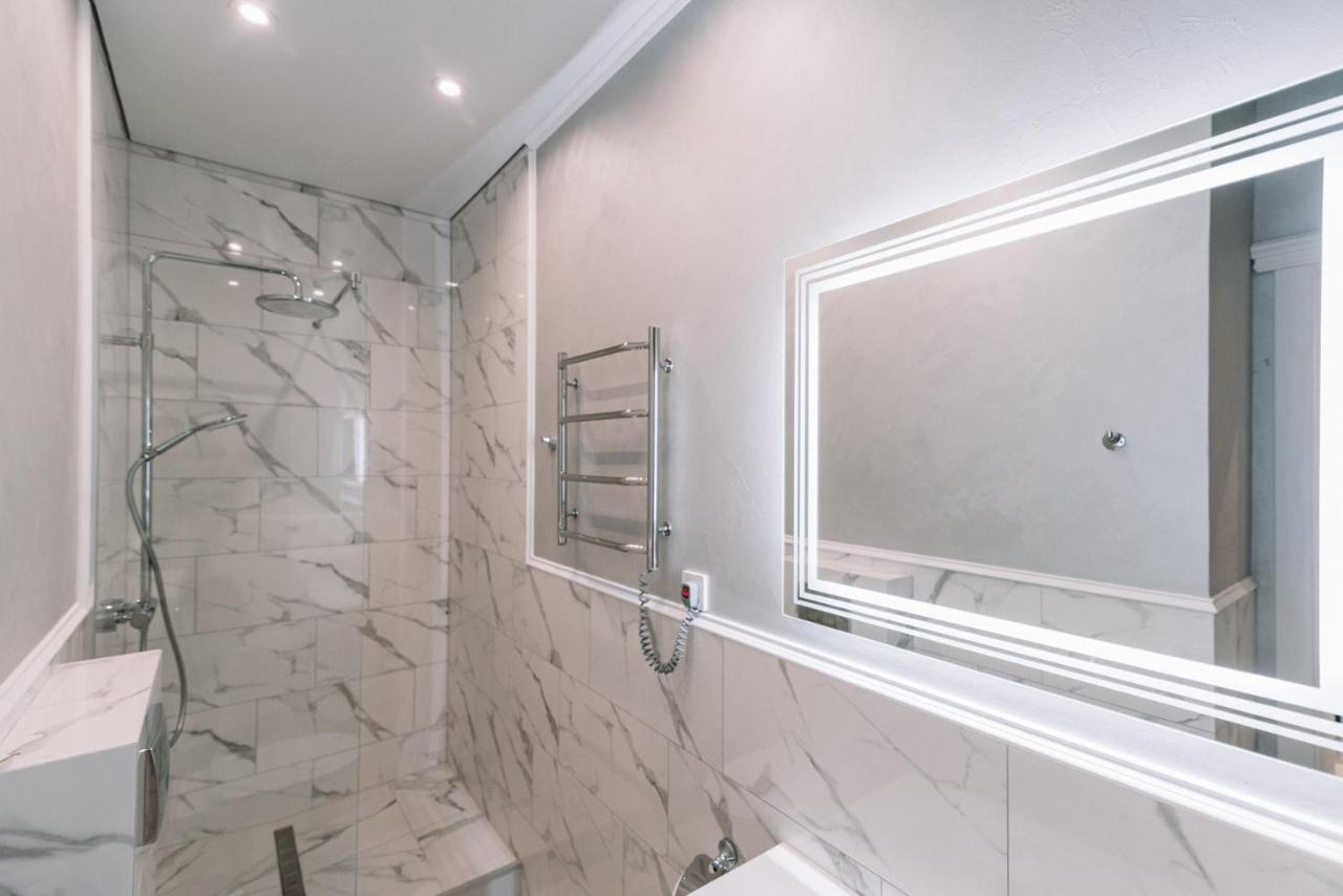 Royal Tower Vip Smart Apartments 1 Kiev Ngoại thất bức ảnh